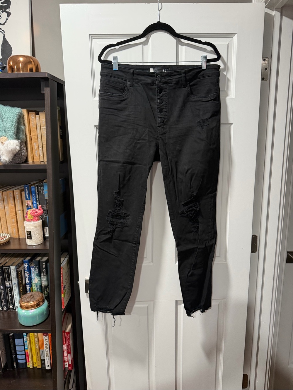 Kut from the Kloth Women’s Black Slim Straight Distressed Jeans